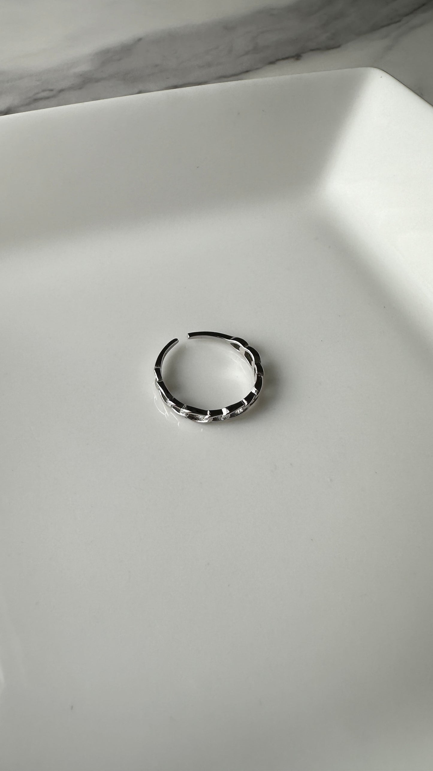 Bene Chained Ring