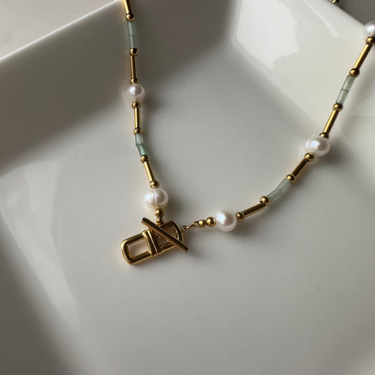 Wald Pearls and Natural Stones Necklace