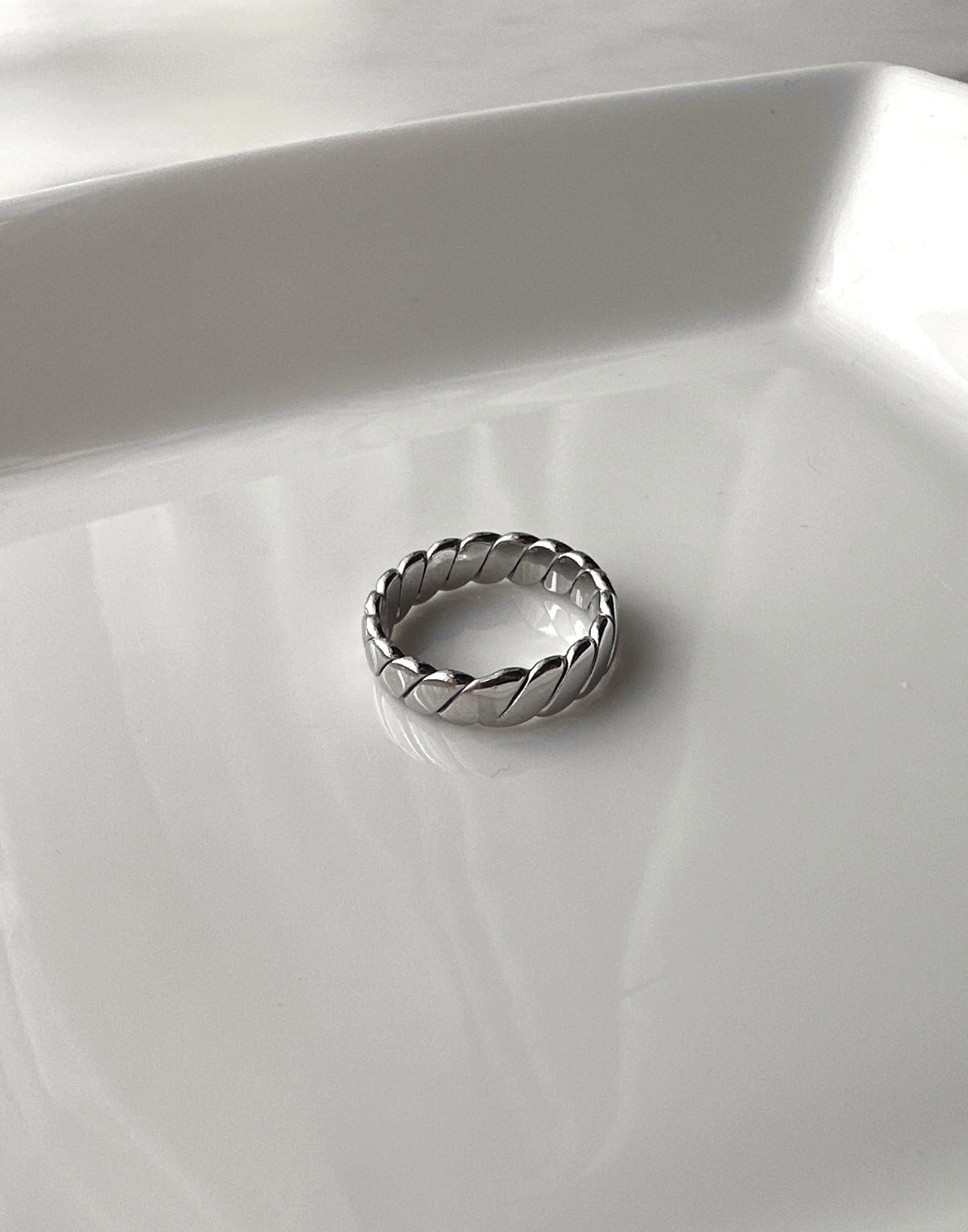 Interwined Ring