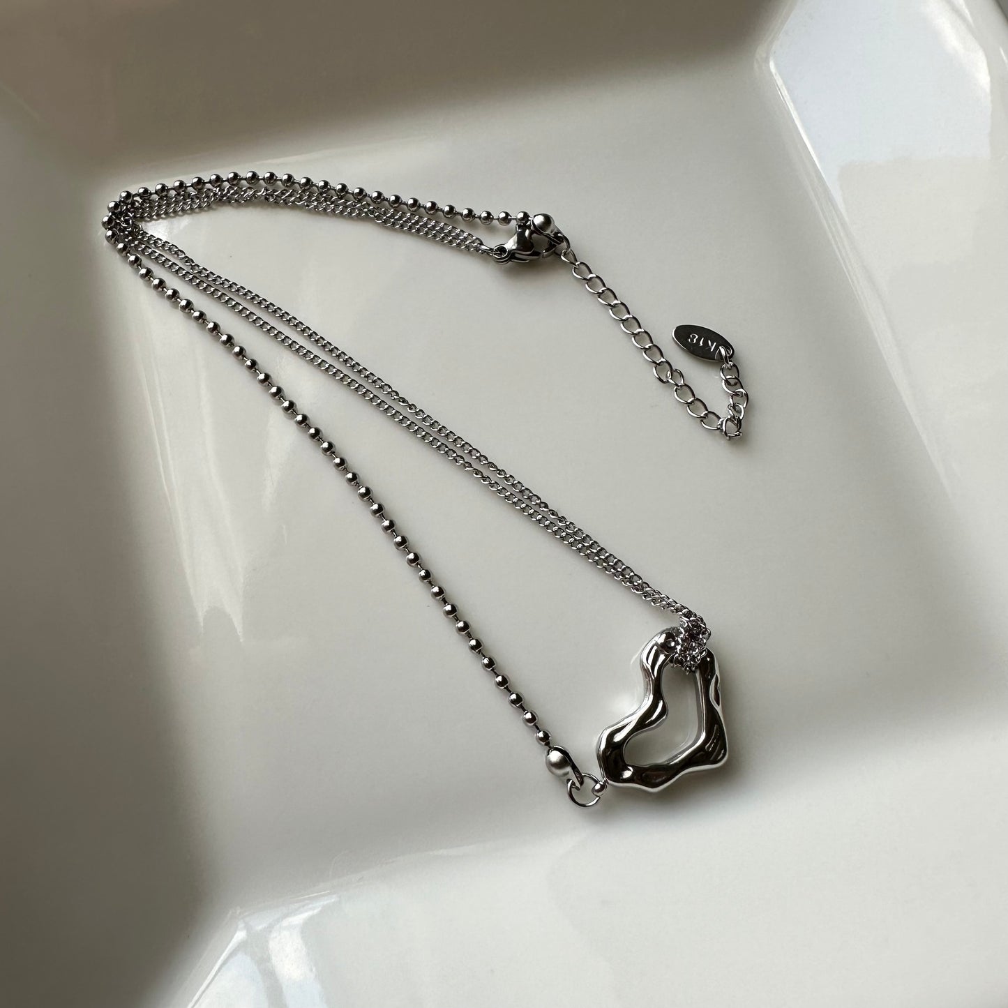 Lovey Pendant Choker