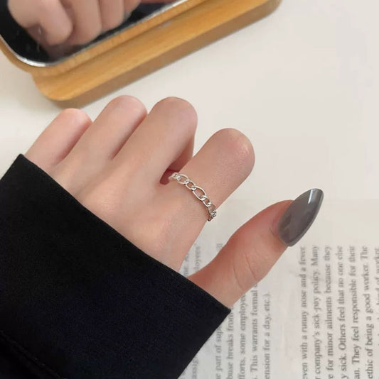 Bene Chained Ring