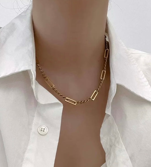 Lally Chain Necklace