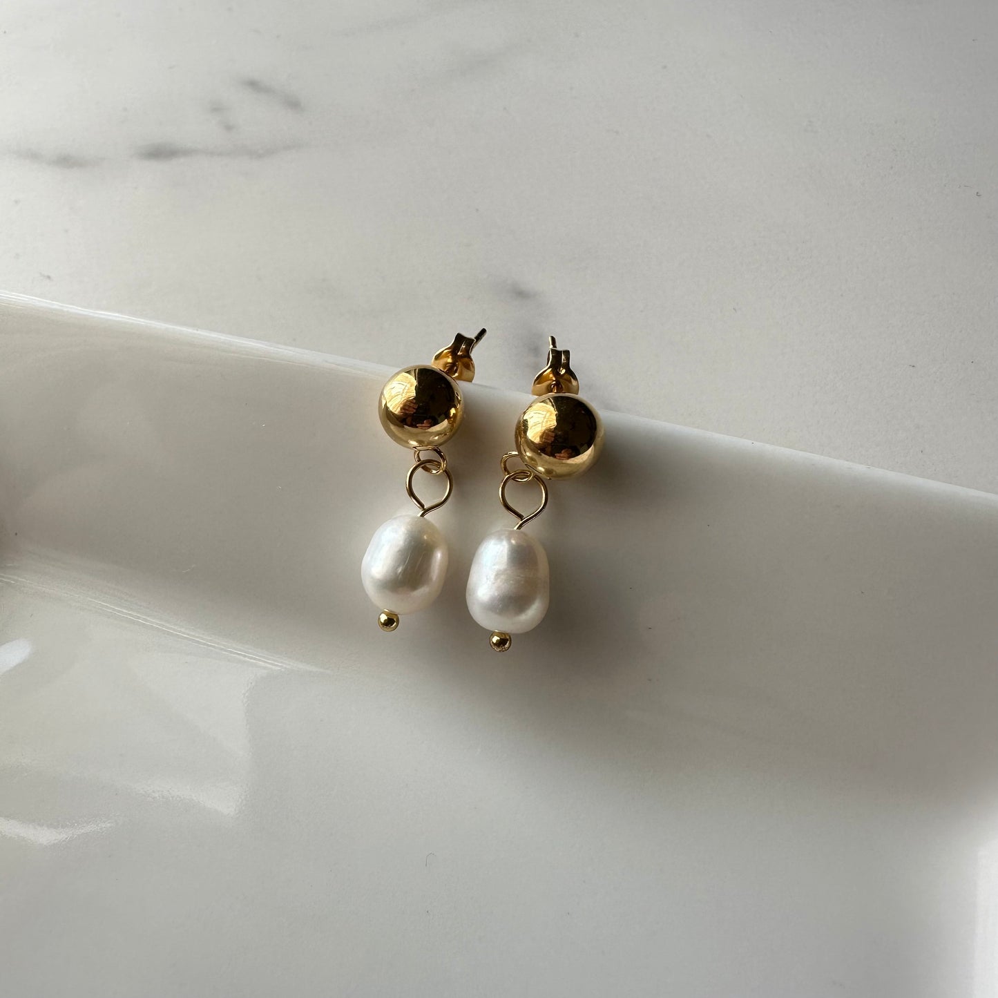 Kim Pearl Earrings