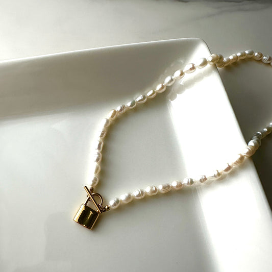 Hazel Freshwater Pearls Choker