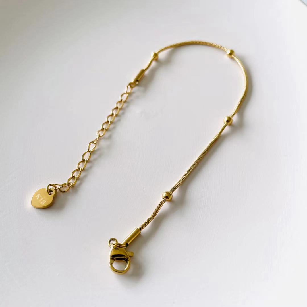 gold stud detailed bracelet