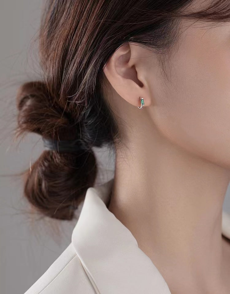 emerald green silver earrings