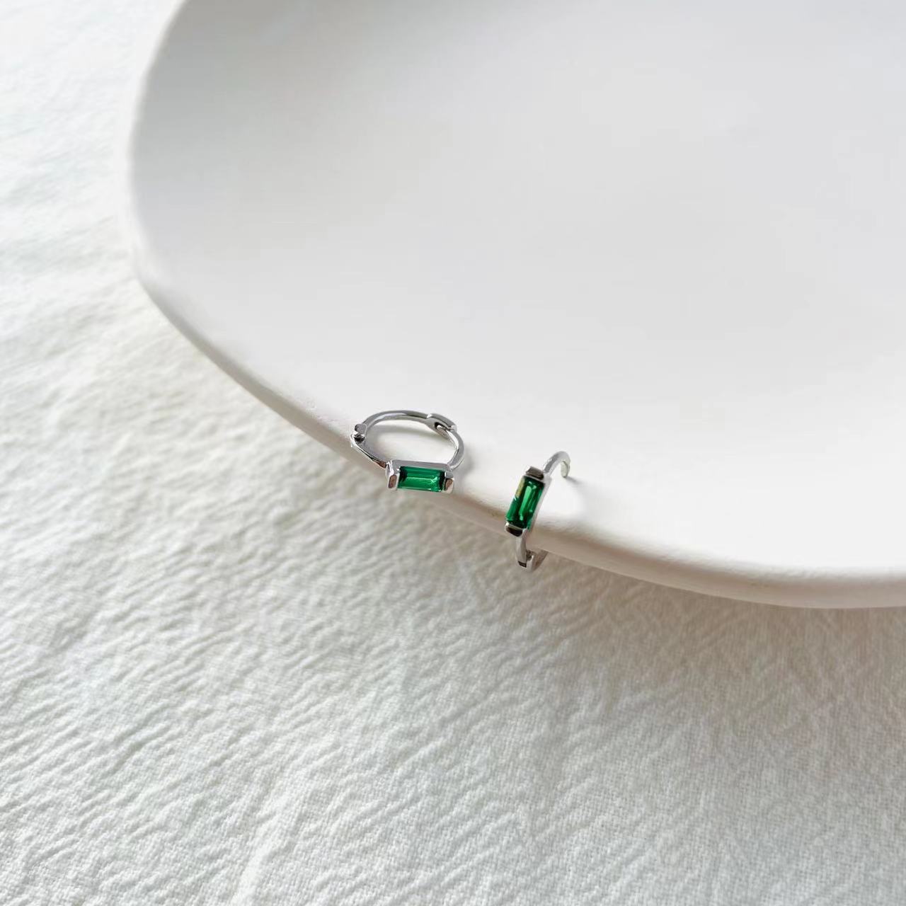 emerald green cubic zirconia earrings