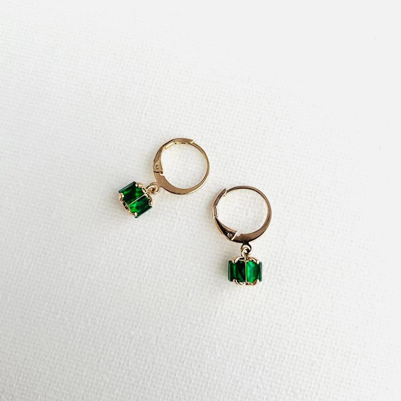 emerald green earrings