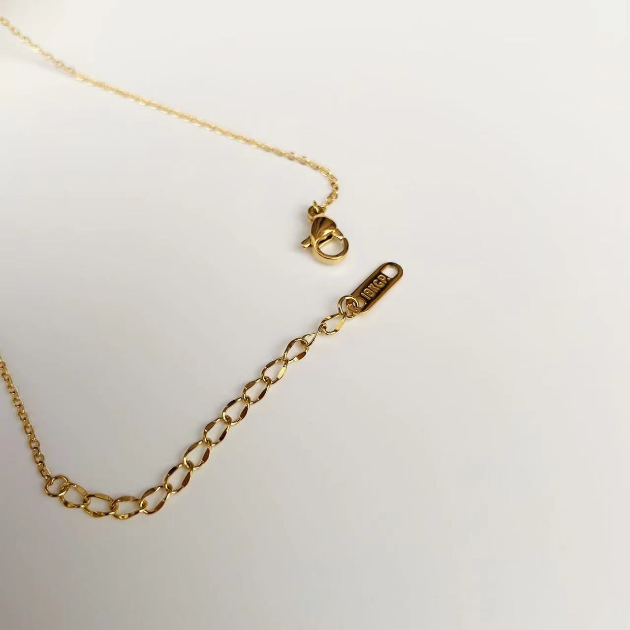 Ovy Necklace