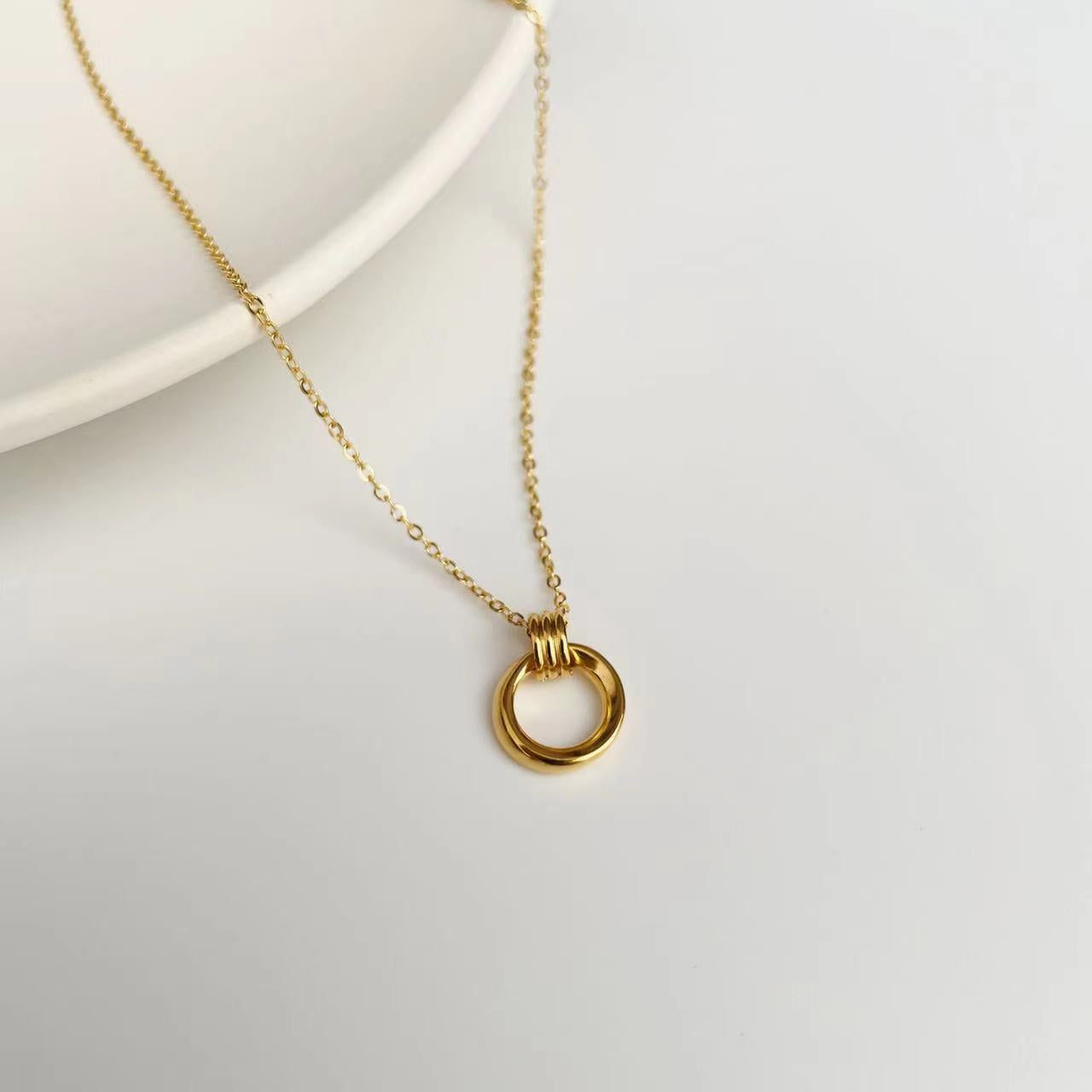 Ovy Necklace