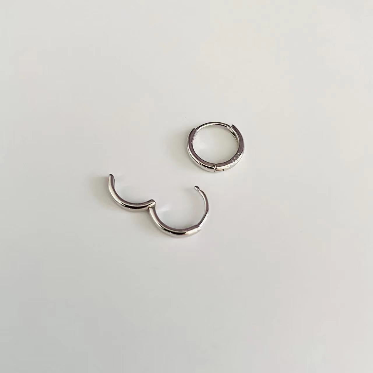 silver basic huggies