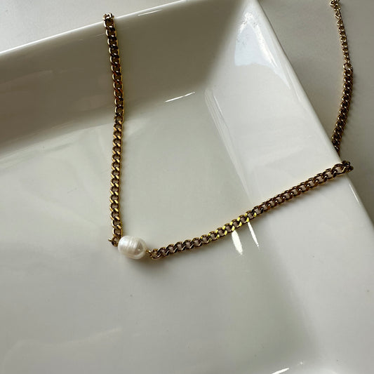 Dune Pearl Necklace