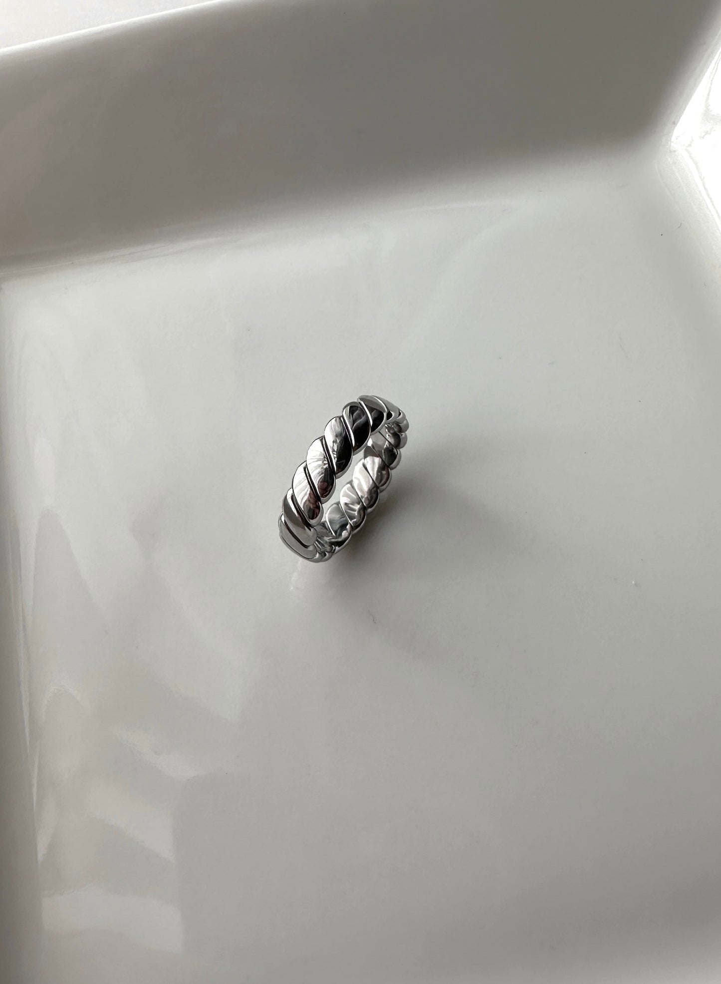 Interwined Ring