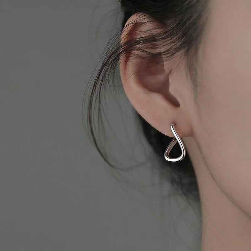 silver twisted hoop earrings