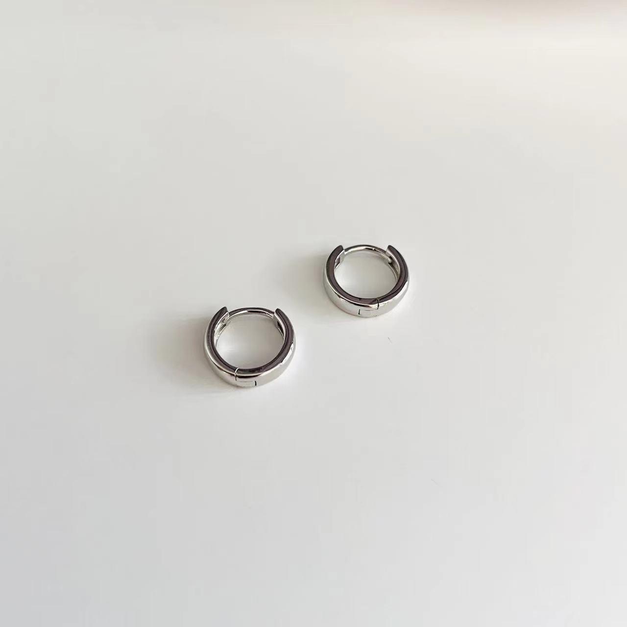 silver huggies