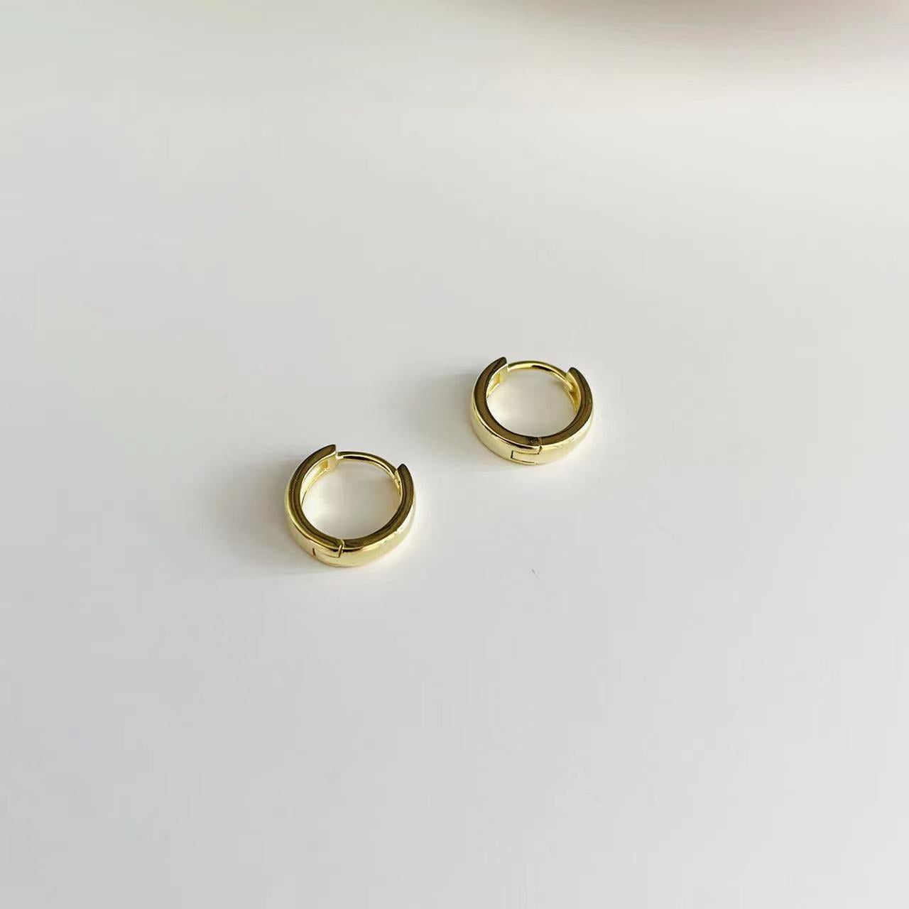 gold huggies