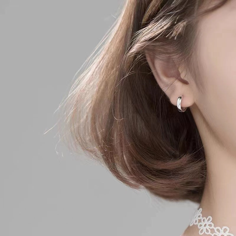 silver basic hoop earrings