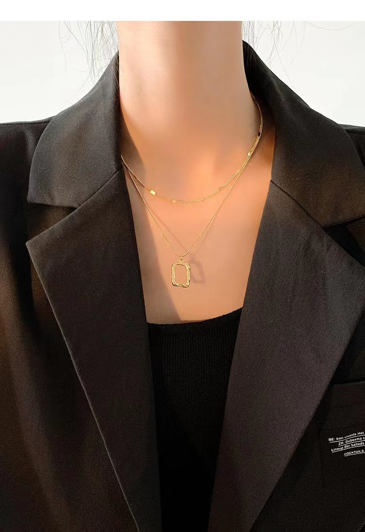 Irregular Pendant Necklace