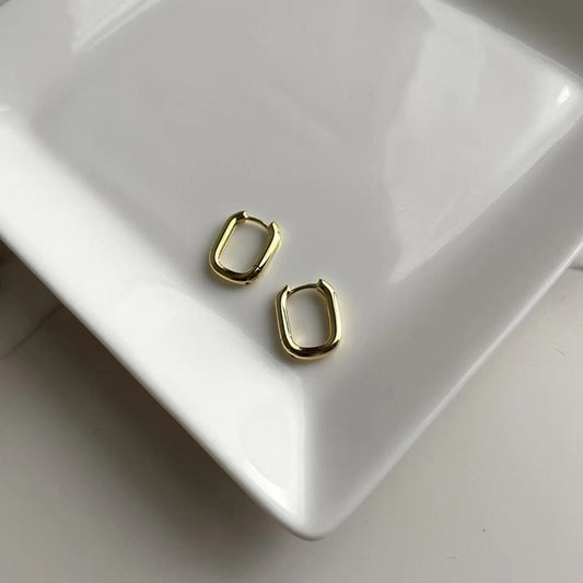 Vera Gold Hoop Earrings