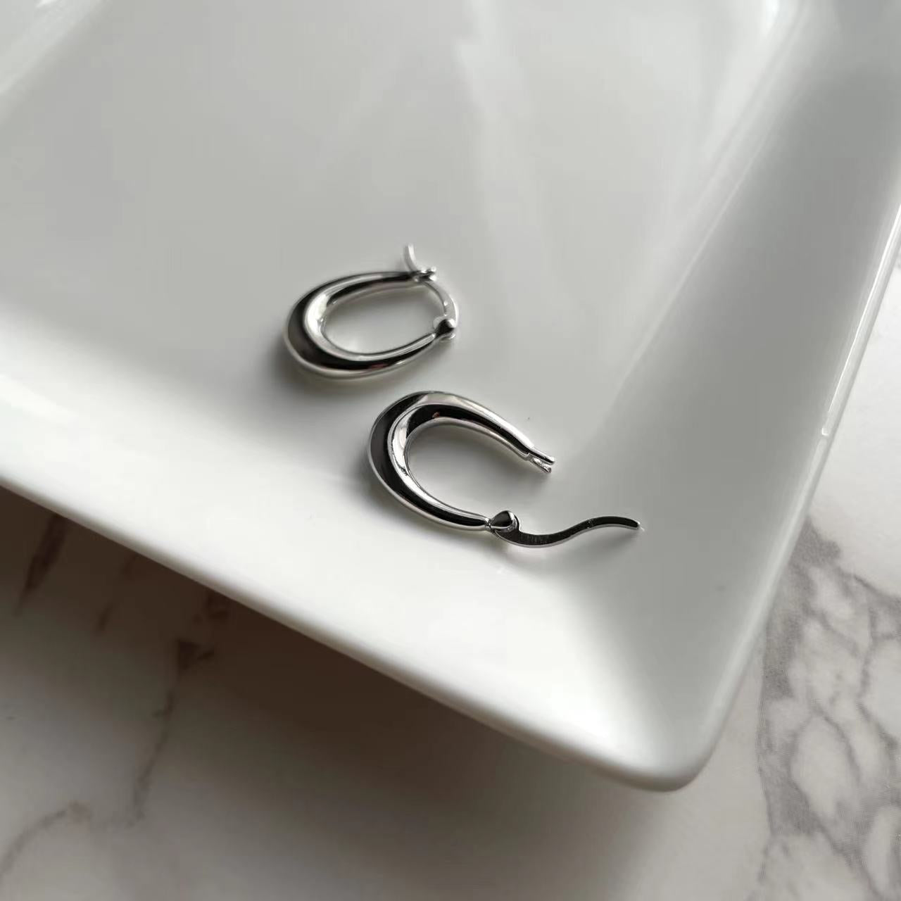 Leith Oval Hoop Earrings