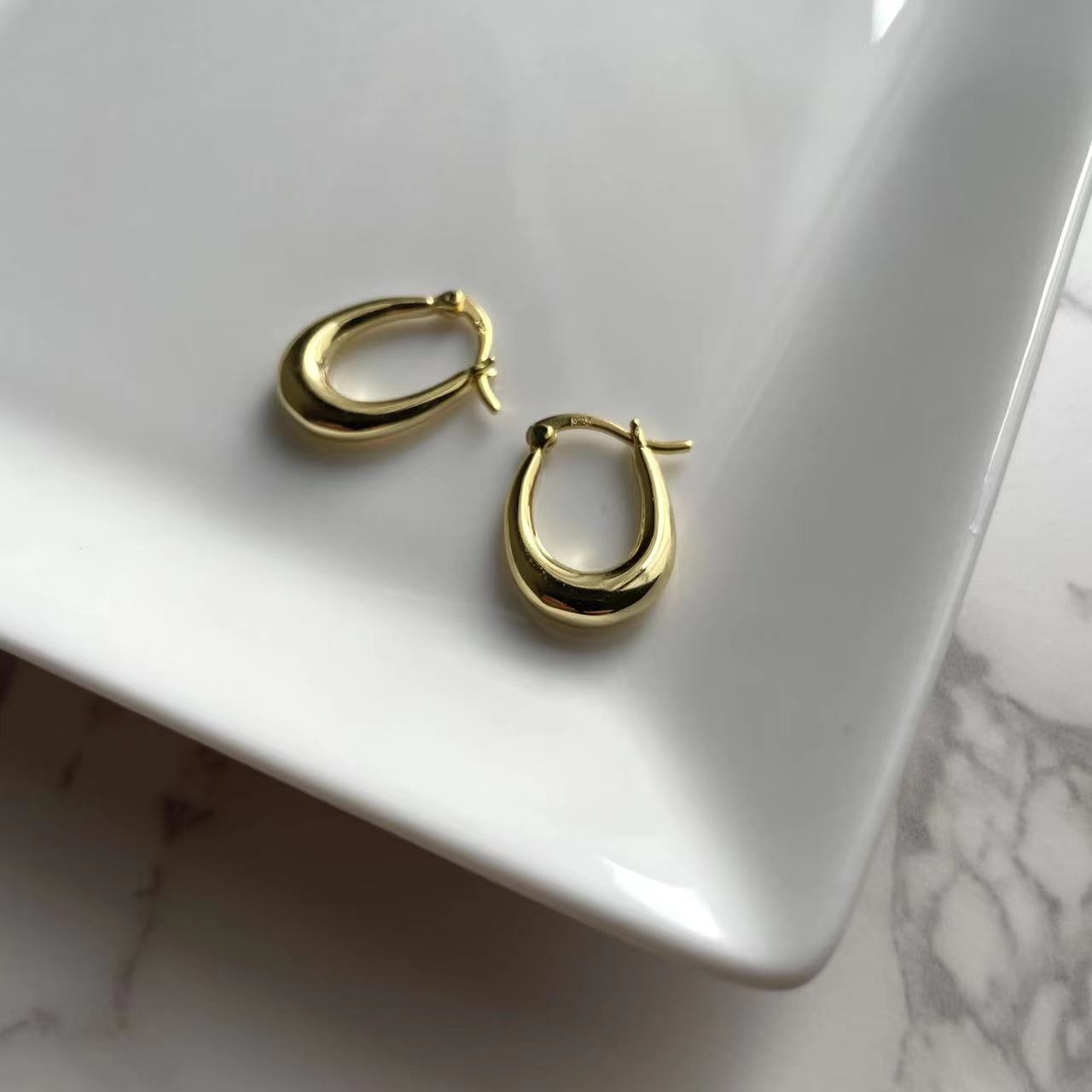 Leith Oval Hoop Earrings