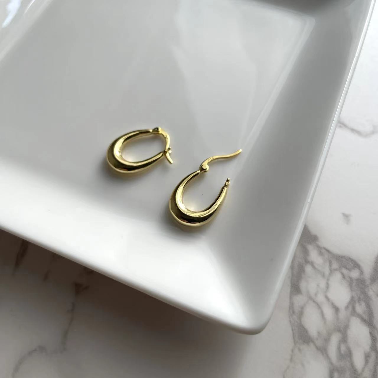 Leith Oval Hoop Earrings