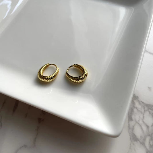 Tien Oval Hoop Earrings